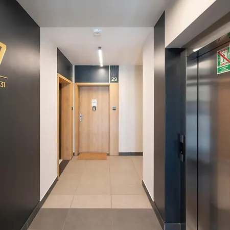 Miedziana Stylish & Cosy With Balcony By Renters * 브로츠와프