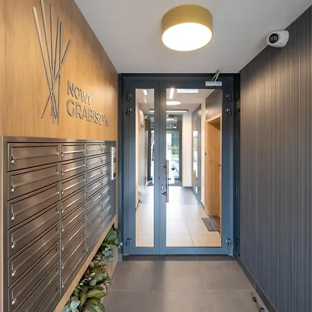 아파트 Miedziana Stylish & Cosy With Balcony By Renters *