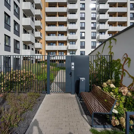 아파트 Miedziana Stylish & Cosy With Balcony By Renters 브로츠와프