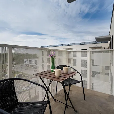 아파트 Miedziana Stylish & Cosy With Balcony By Renters