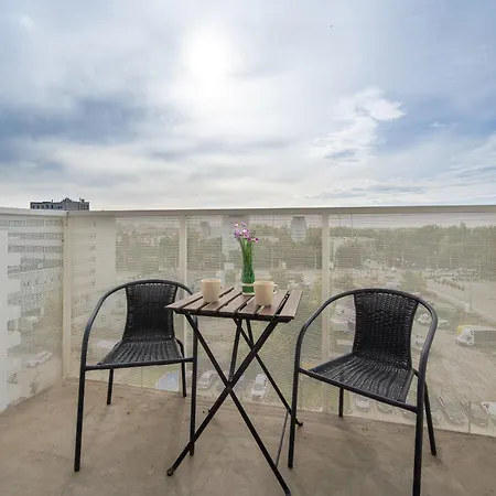 Miedziana Stylish & Cosy With Balcony By Renters *